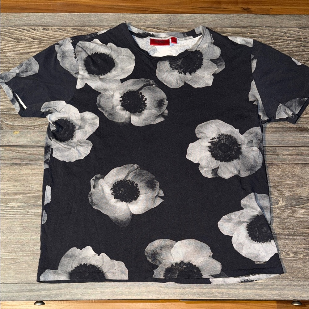 HUGO Black and White Floral Men's Tee